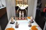 launches special Sai Baba  sculpture for Lladro in Marine Drive, M umbai on 7th March 2013 (22).JPG